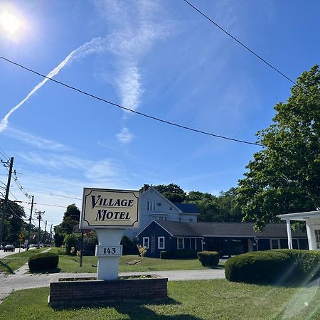 Village Motel Clinton Exterior foto